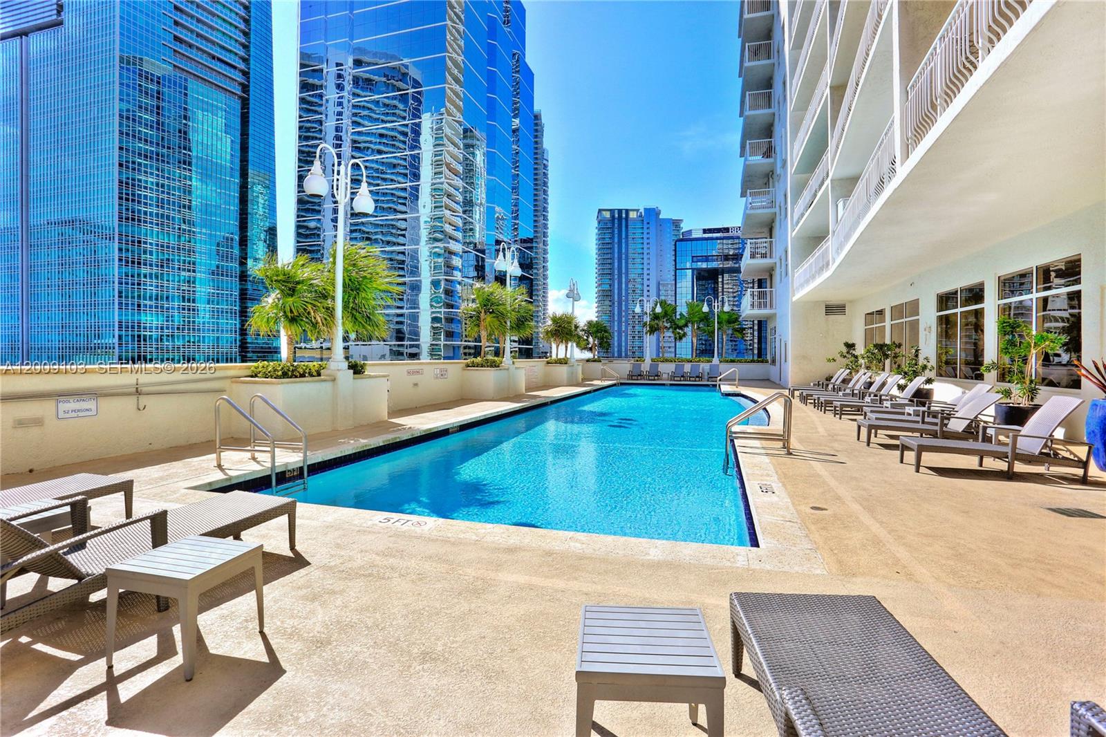 1200 Brickell Bay Dr #1614, Miami FL 33131