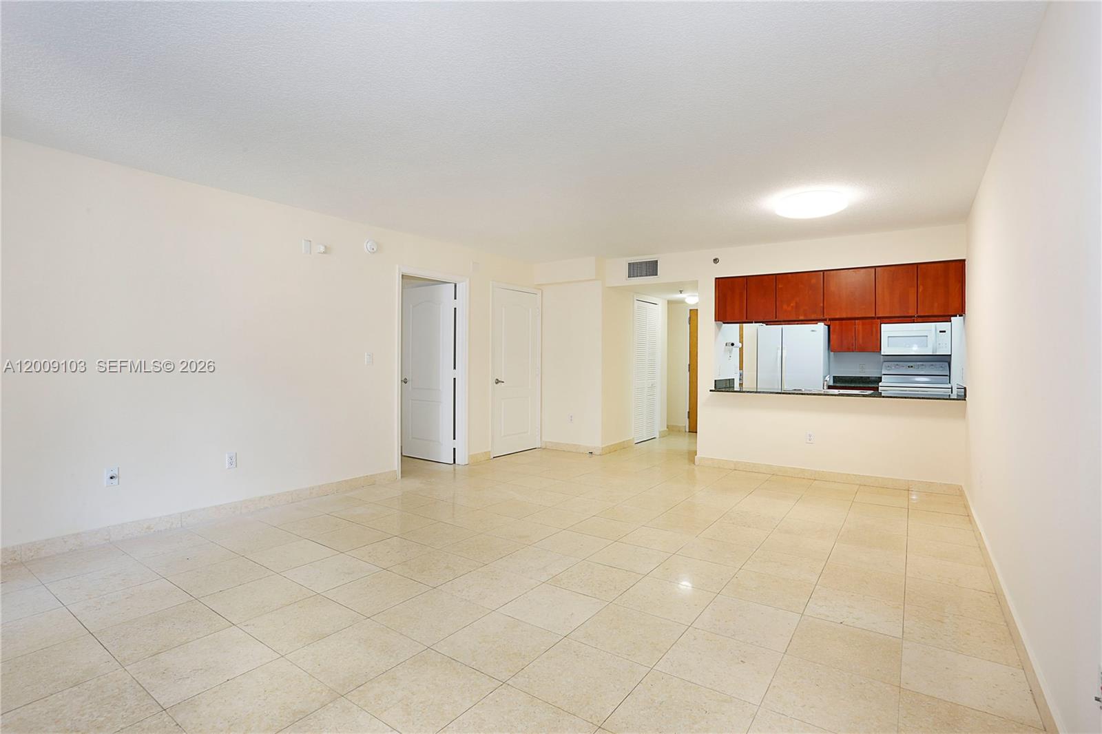 1200 Brickell Bay Dr #1614, Miami FL 33131