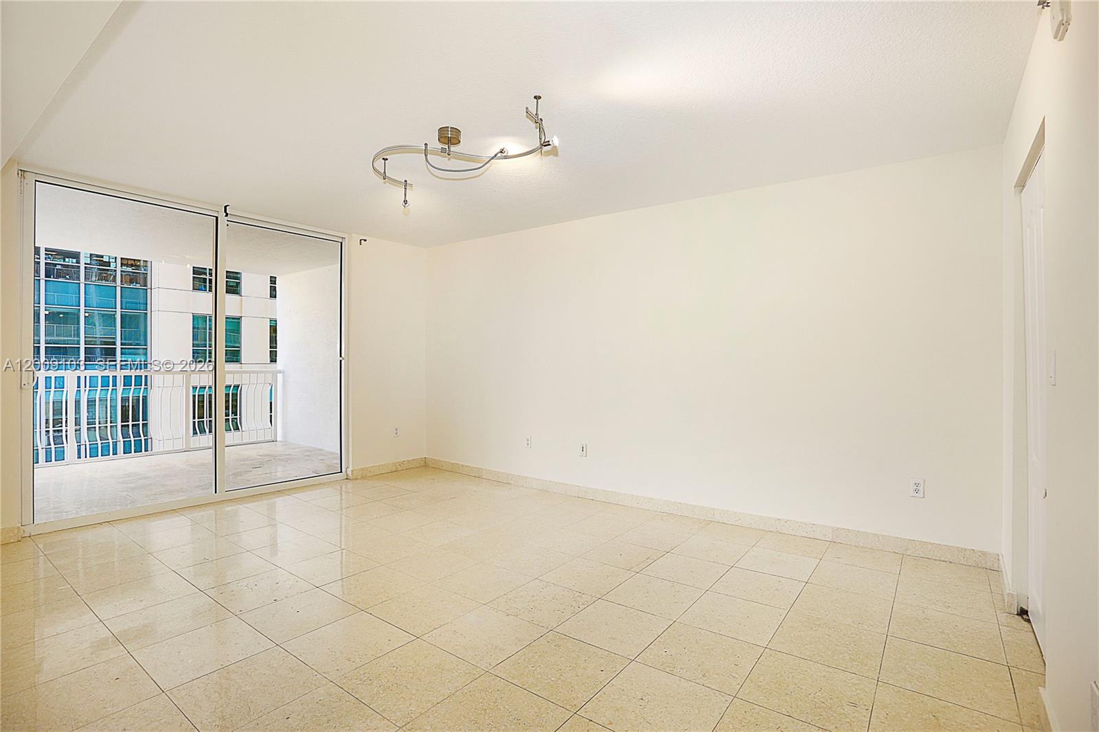 1200 Brickell Bay Dr #1614, Miami FL 33131