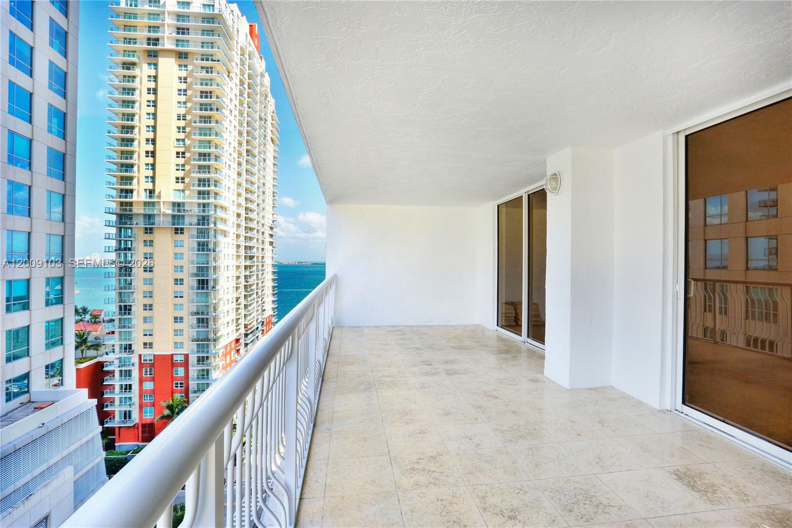 1200 Brickell Bay Dr #1614, Miami FL 33131
