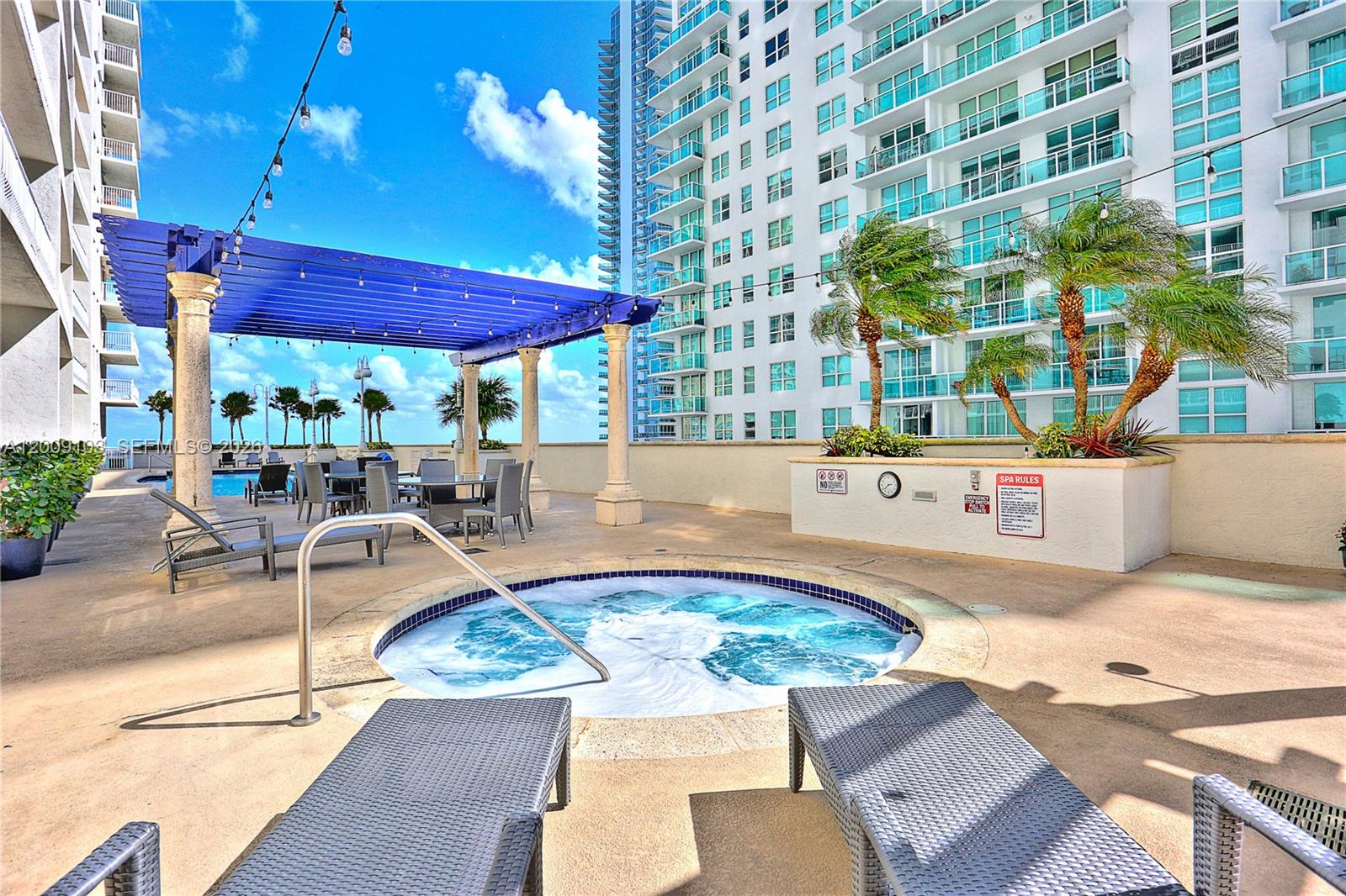 1200 Brickell Bay Dr #1614, Miami FL 33131