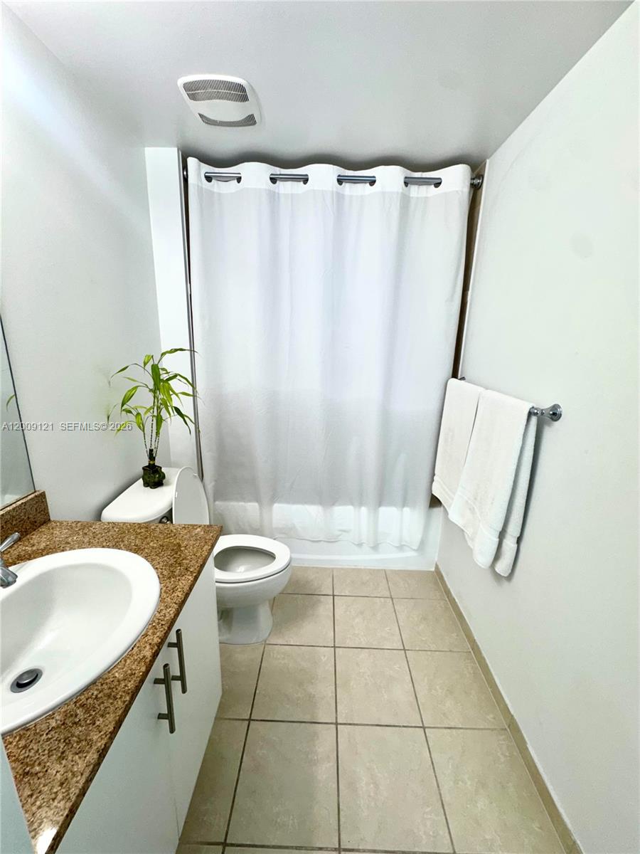 1871 NW S River Dr #2005, Miami FL 33125