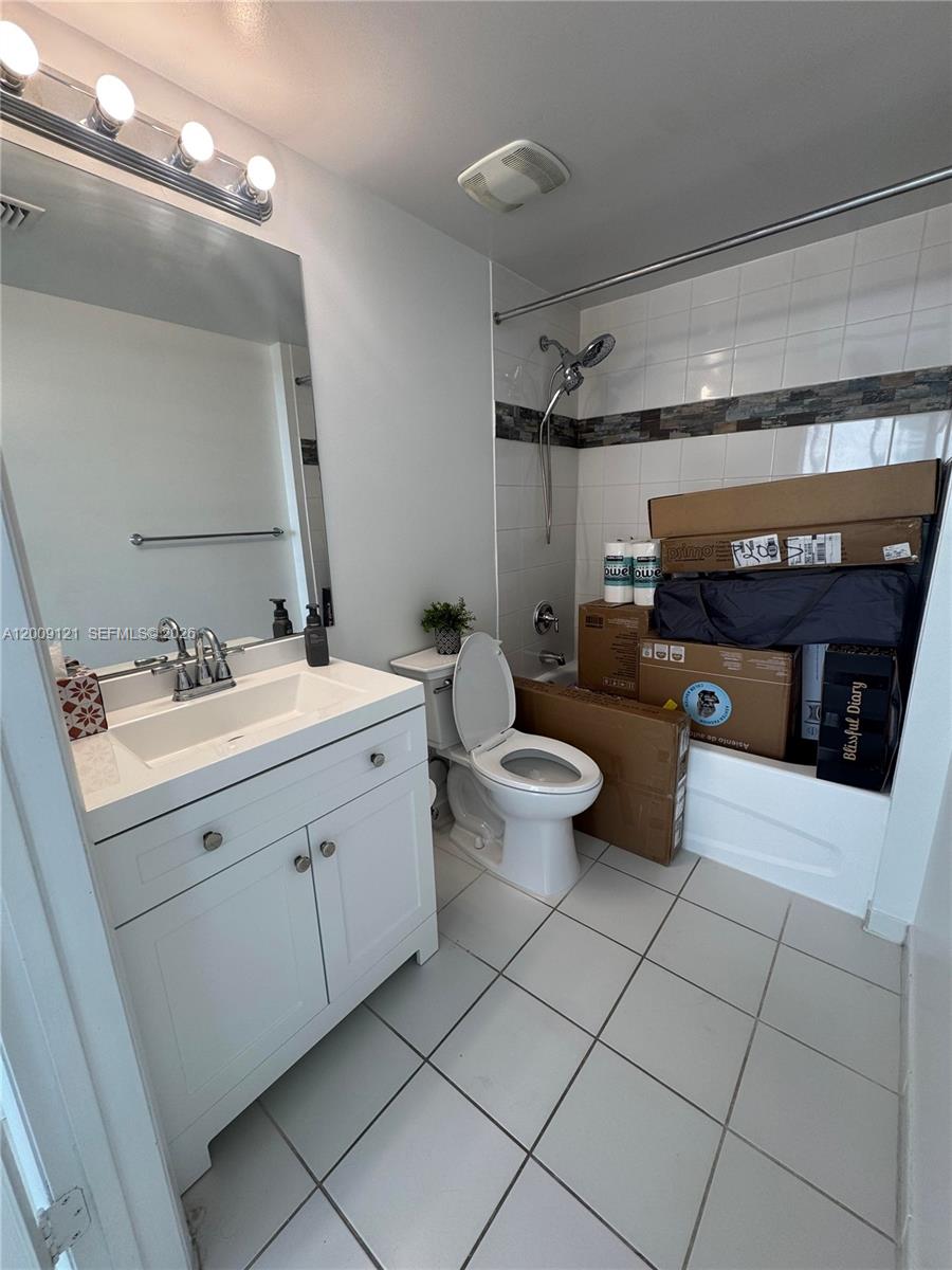 1871 NW S River Dr #2005, Miami FL 33125