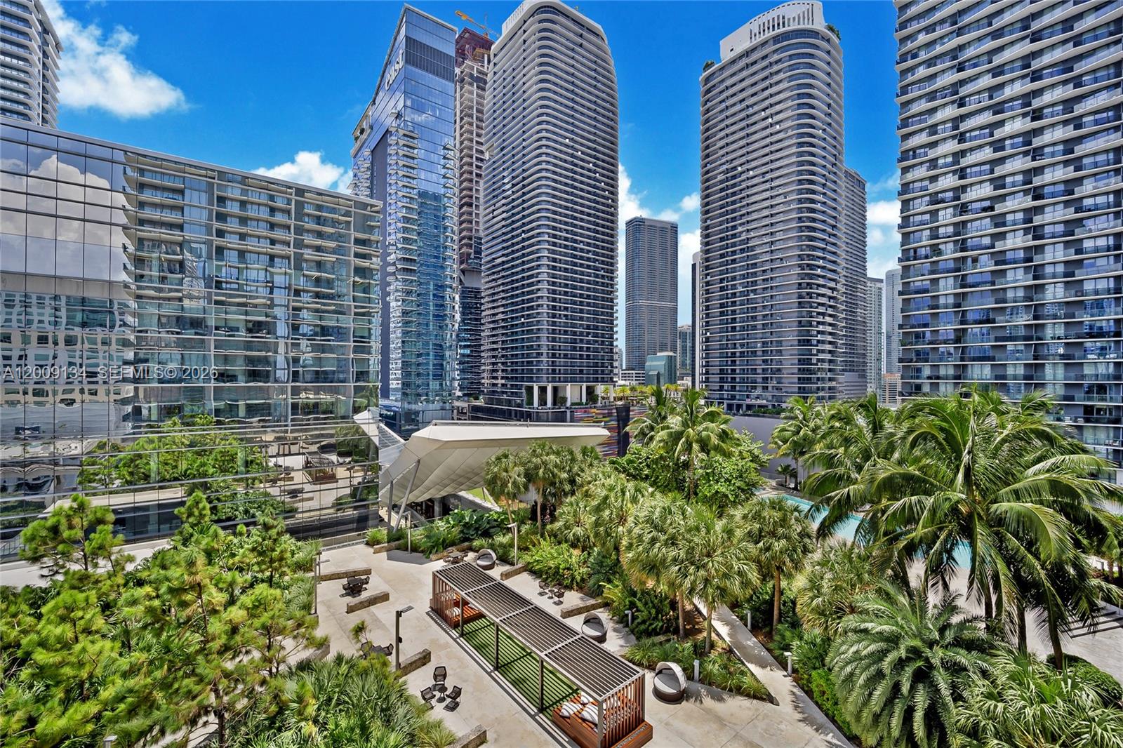 88 SW 7th St #1009, Miami FL 33130