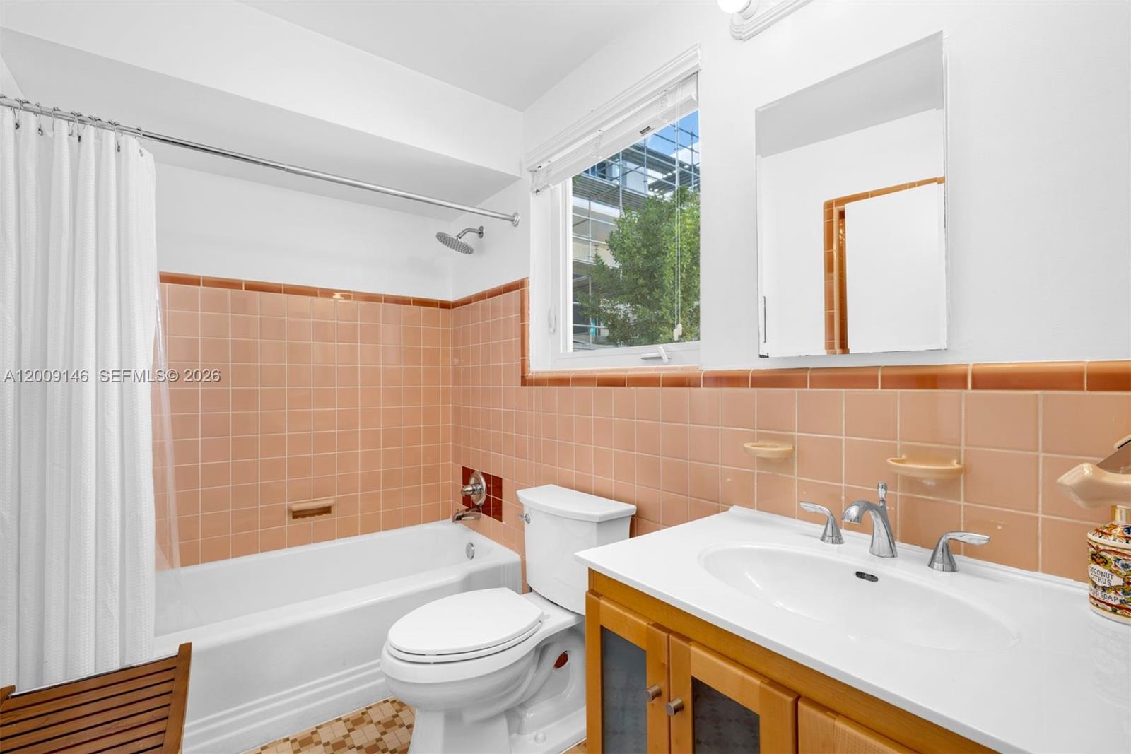 4340 Pine Tree Dr, Miami Beach FL 33140