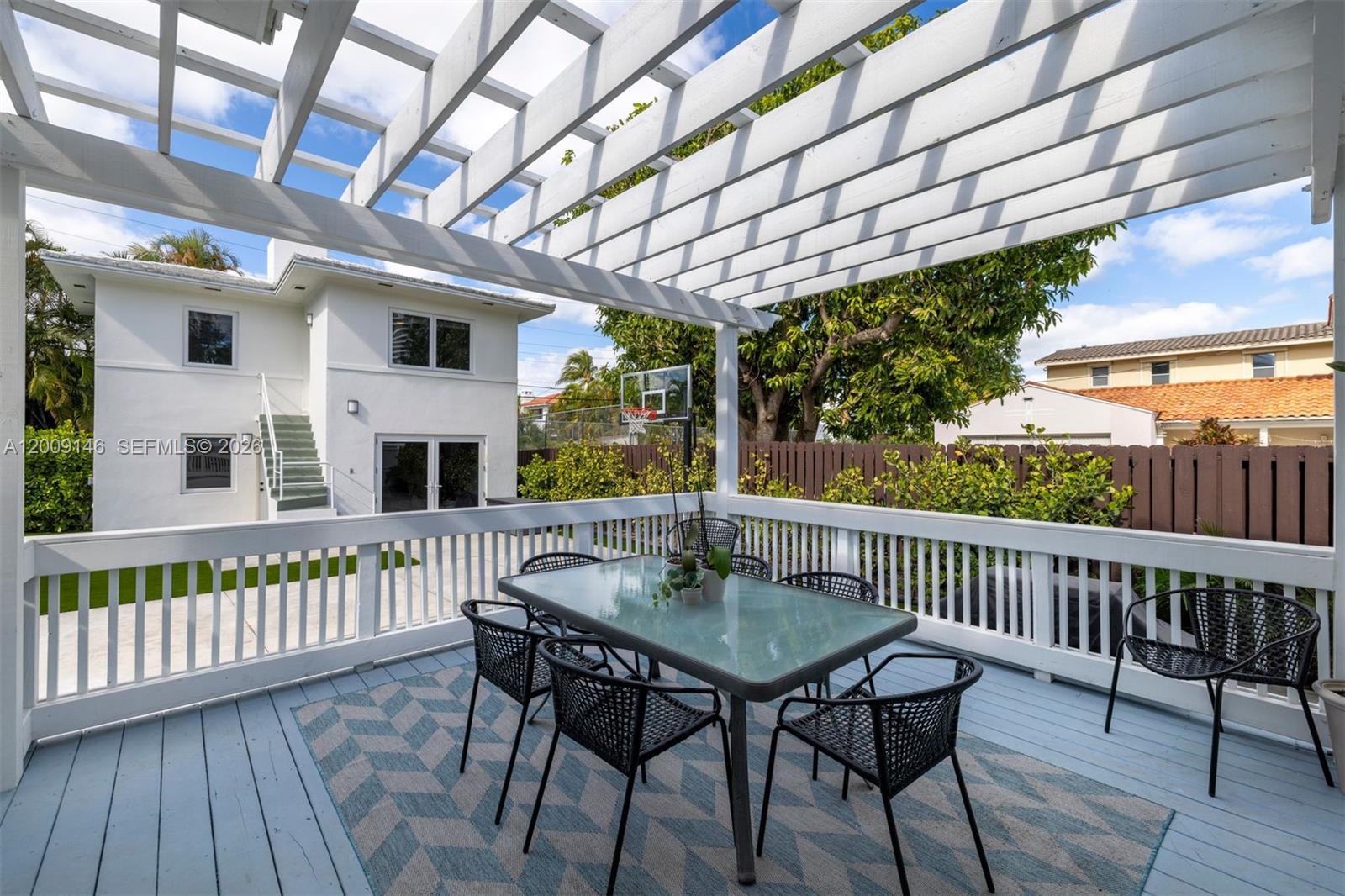 4340 Pine Tree Dr, Miami Beach FL 33140