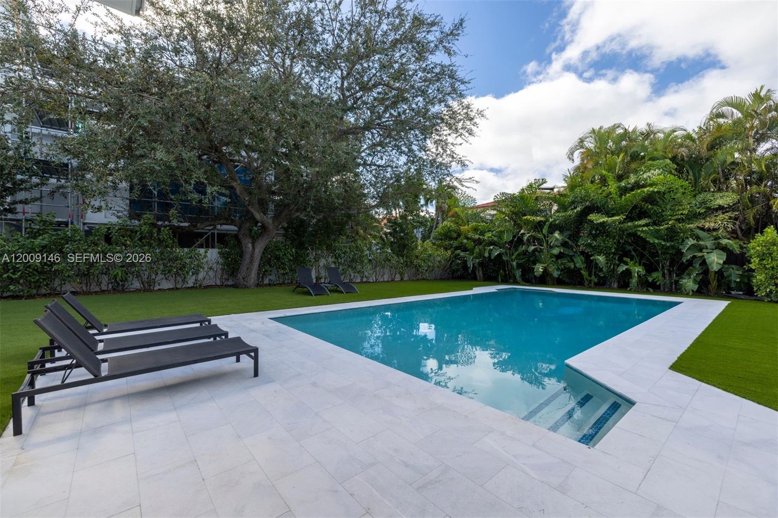 4340 Pine Tree Dr, Miami Beach FL 33140