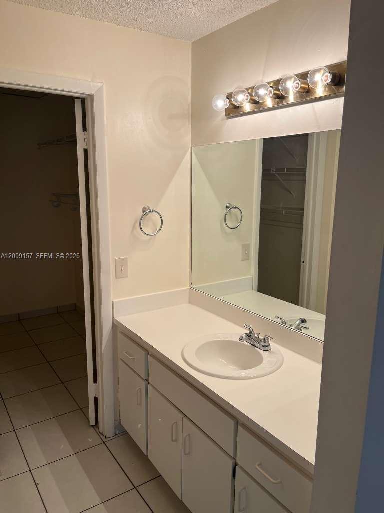 9712 Hammocks Blvd #202-30, Miami FL 33196