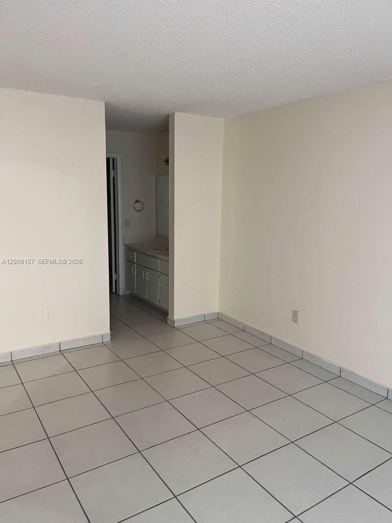 9712 Hammocks Blvd #202-30, Miami FL 33196