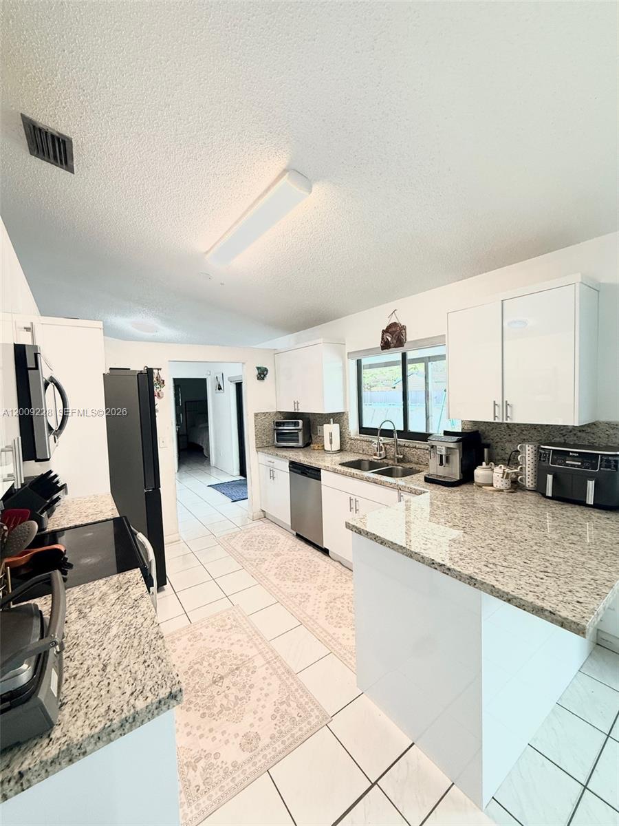 11216 SW 166th Ter, Miami FL 33157