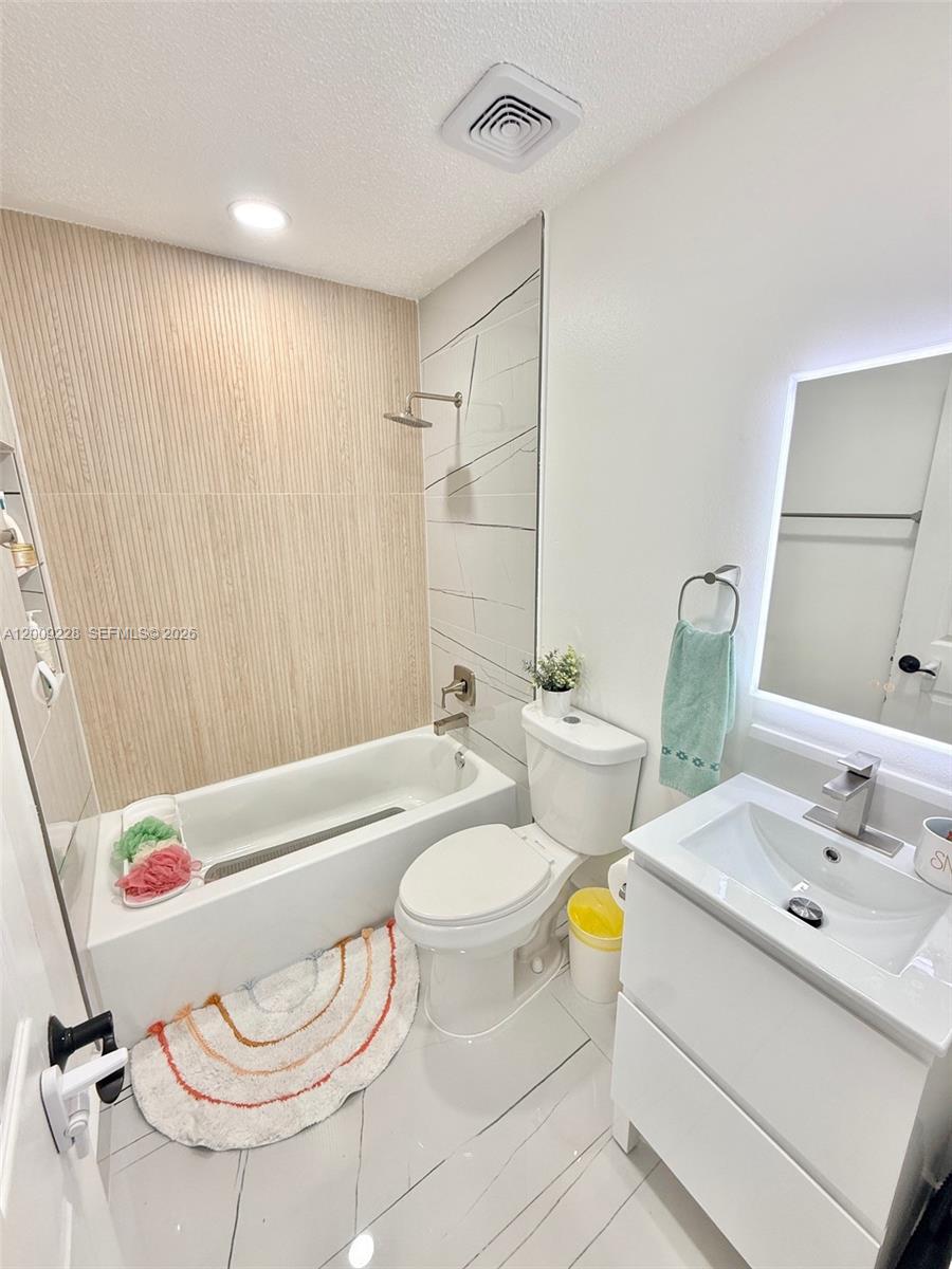 11216 SW 166th Ter, Miami FL 33157