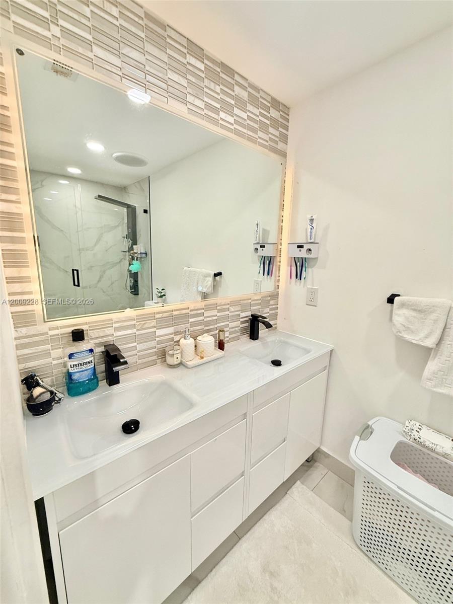 11216 SW 166th Ter, Miami FL 33157