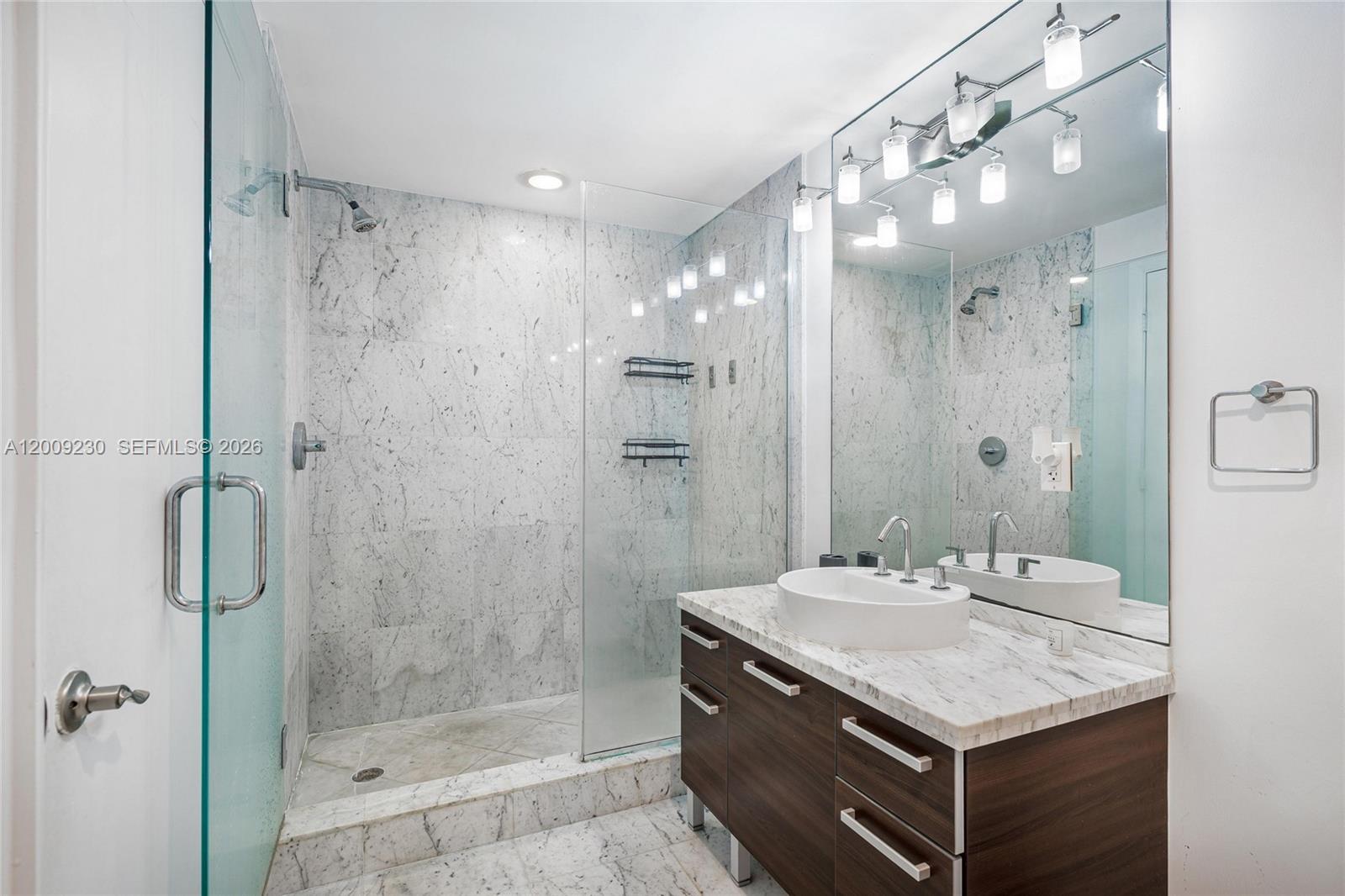 253 NE 2nd St #3104, Miami FL 33132