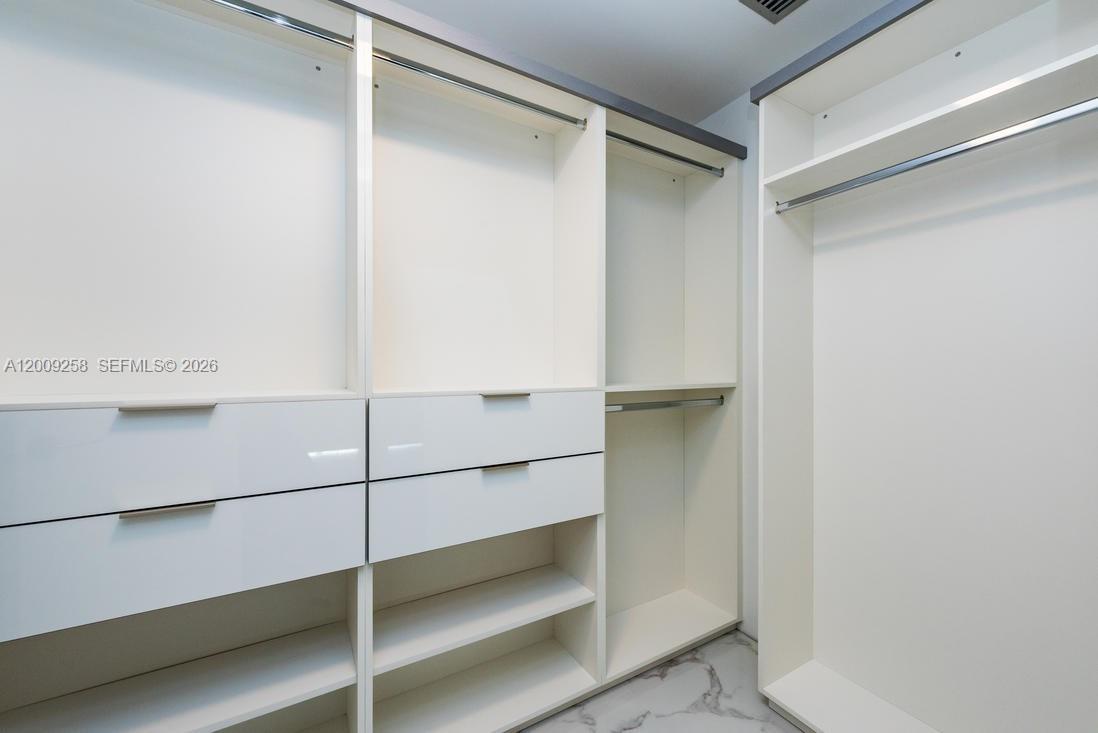 2900 NE 7 AVE #2607, Miami FL 33137