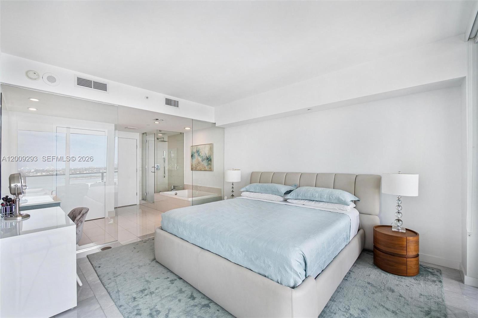650 NE 32nd St #2101, Miami FL 33137