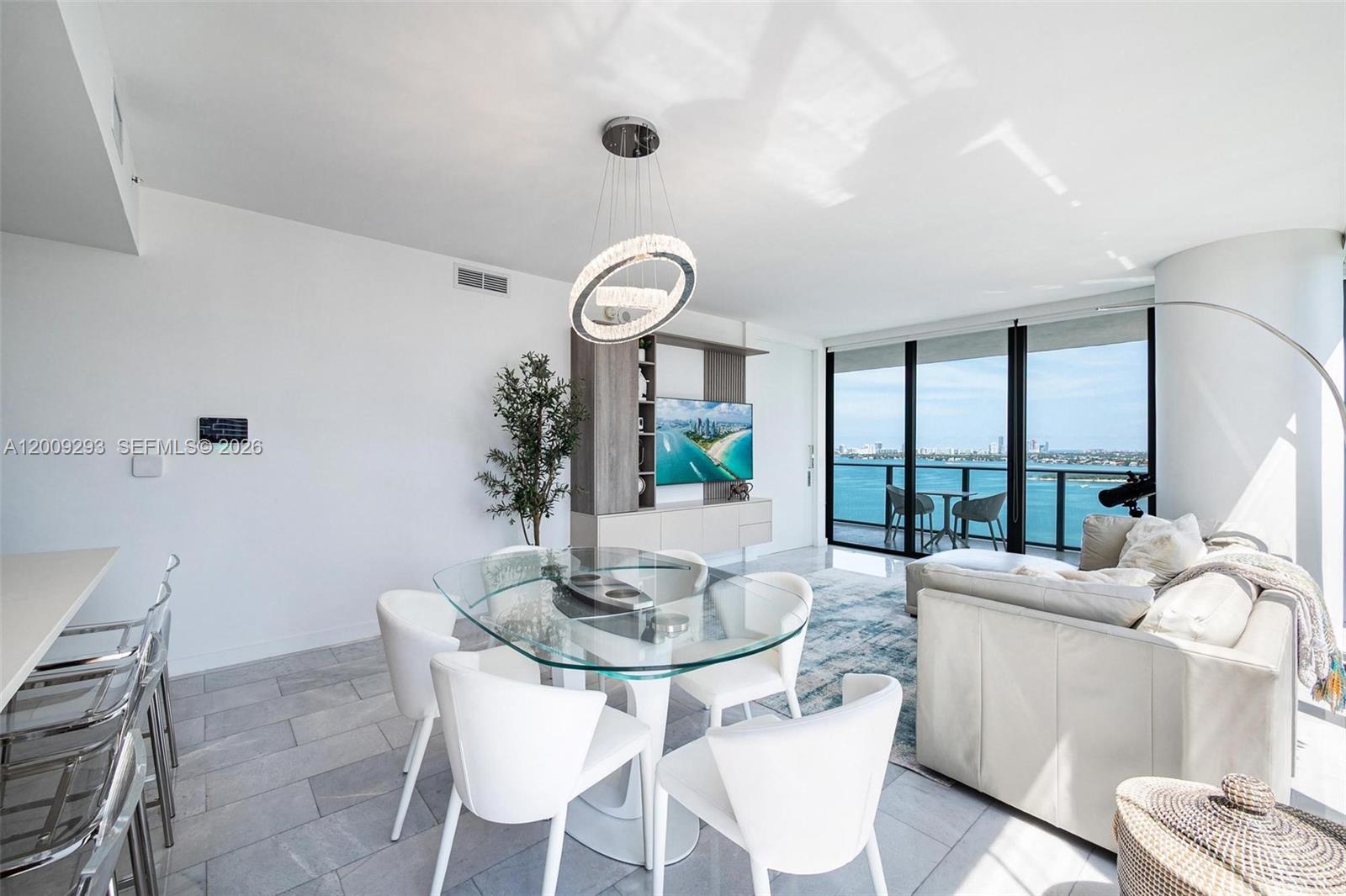 650 NE 32nd St #2101, Miami FL 33137