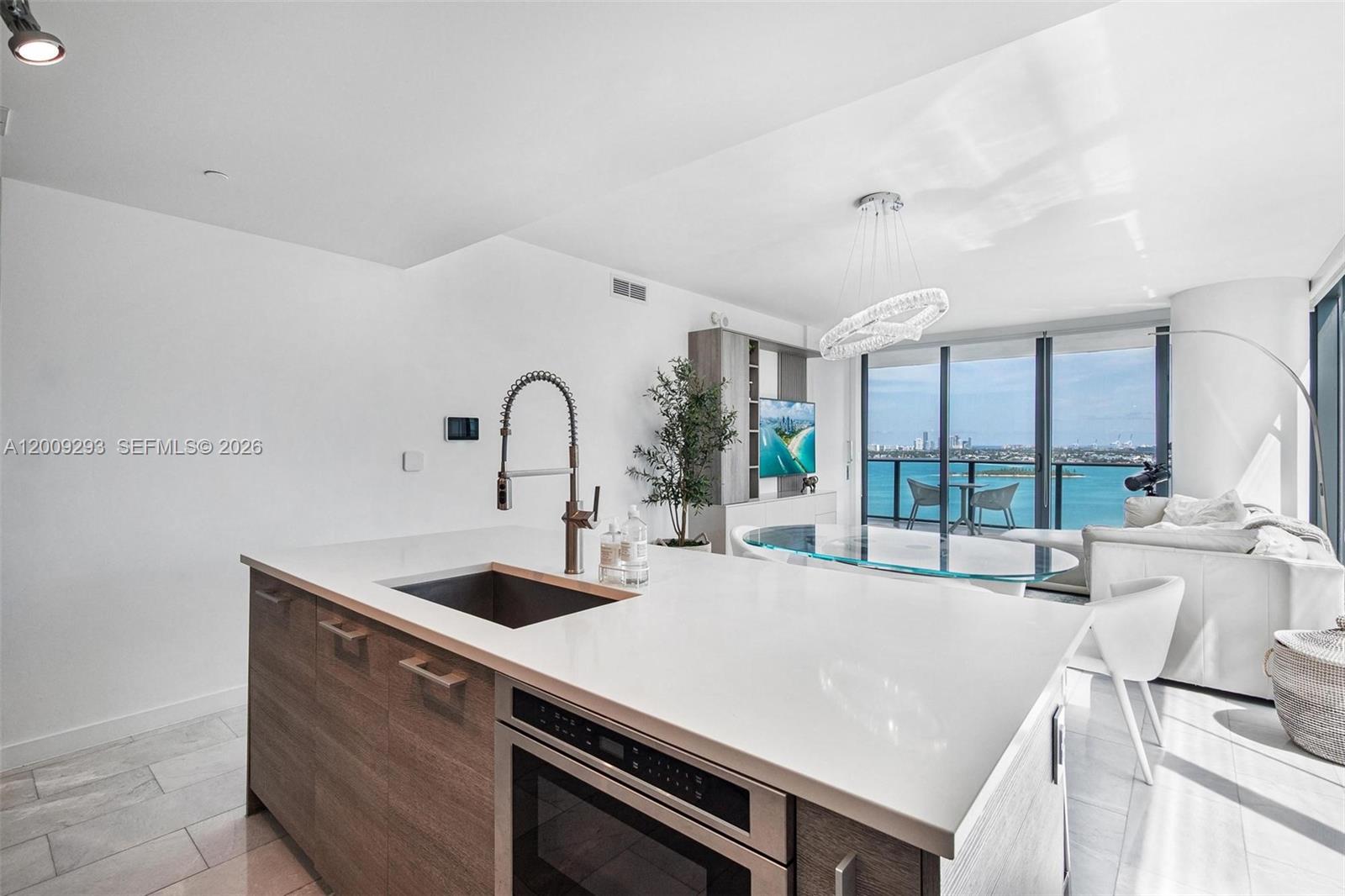 650 NE 32nd St #2101, Miami FL 33137