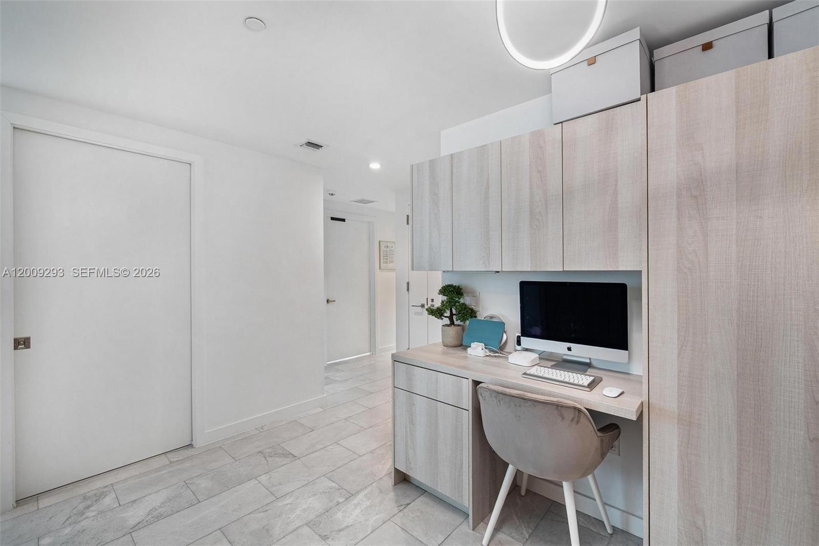 650 NE 32nd St #2101, Miami FL 33137