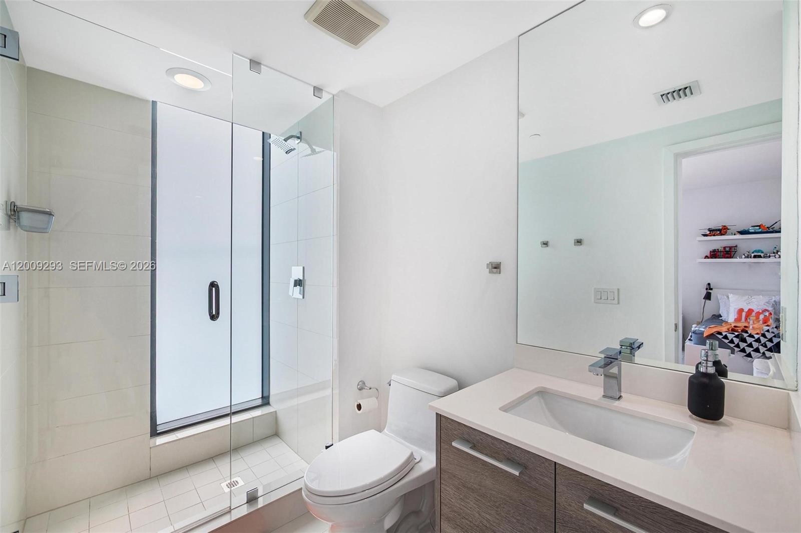 650 NE 32nd St #2101, Miami FL 33137