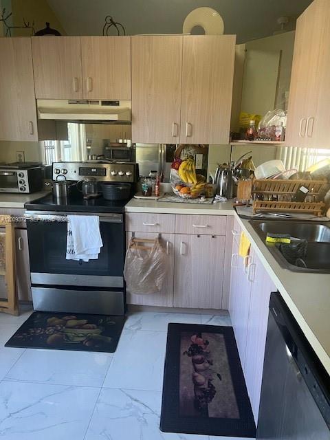 150 Colly Way, North Lauderdale FL 33068