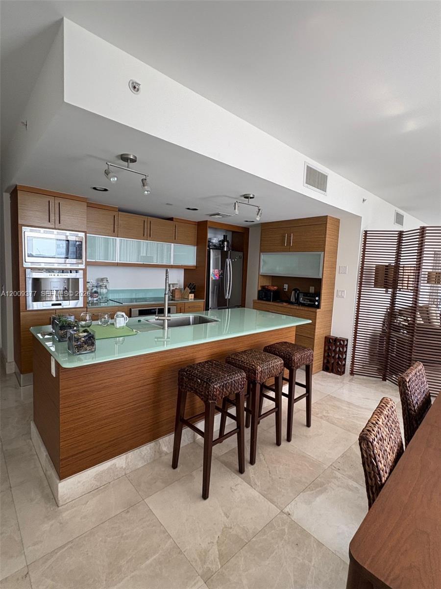 5875 Collins Ave #708, Miami Beach FL 33140