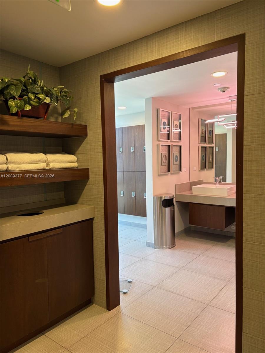 5875 Collins Ave #708, Miami Beach FL 33140