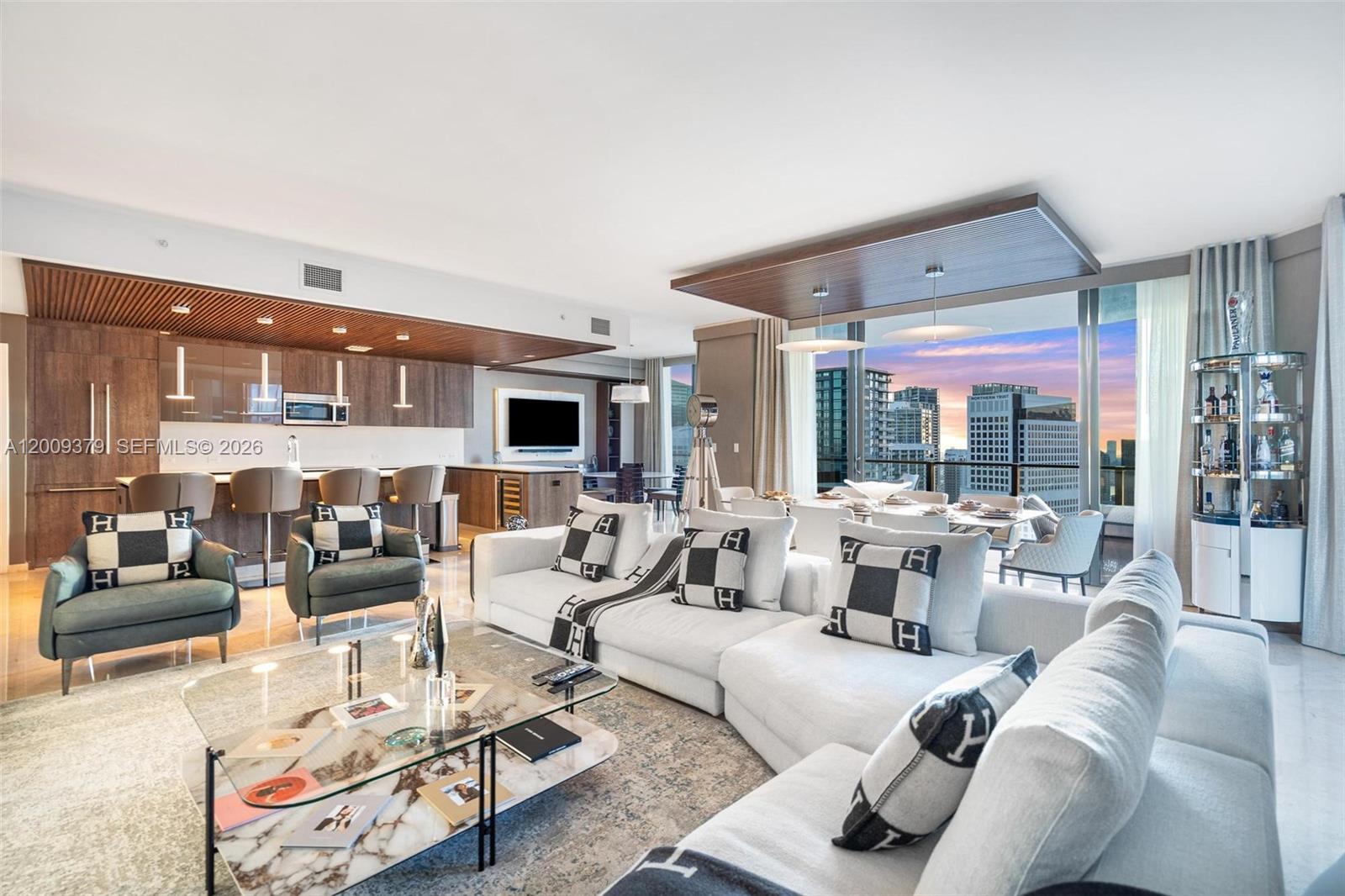 88 SW 7th St #3801, Miami FL 33130
