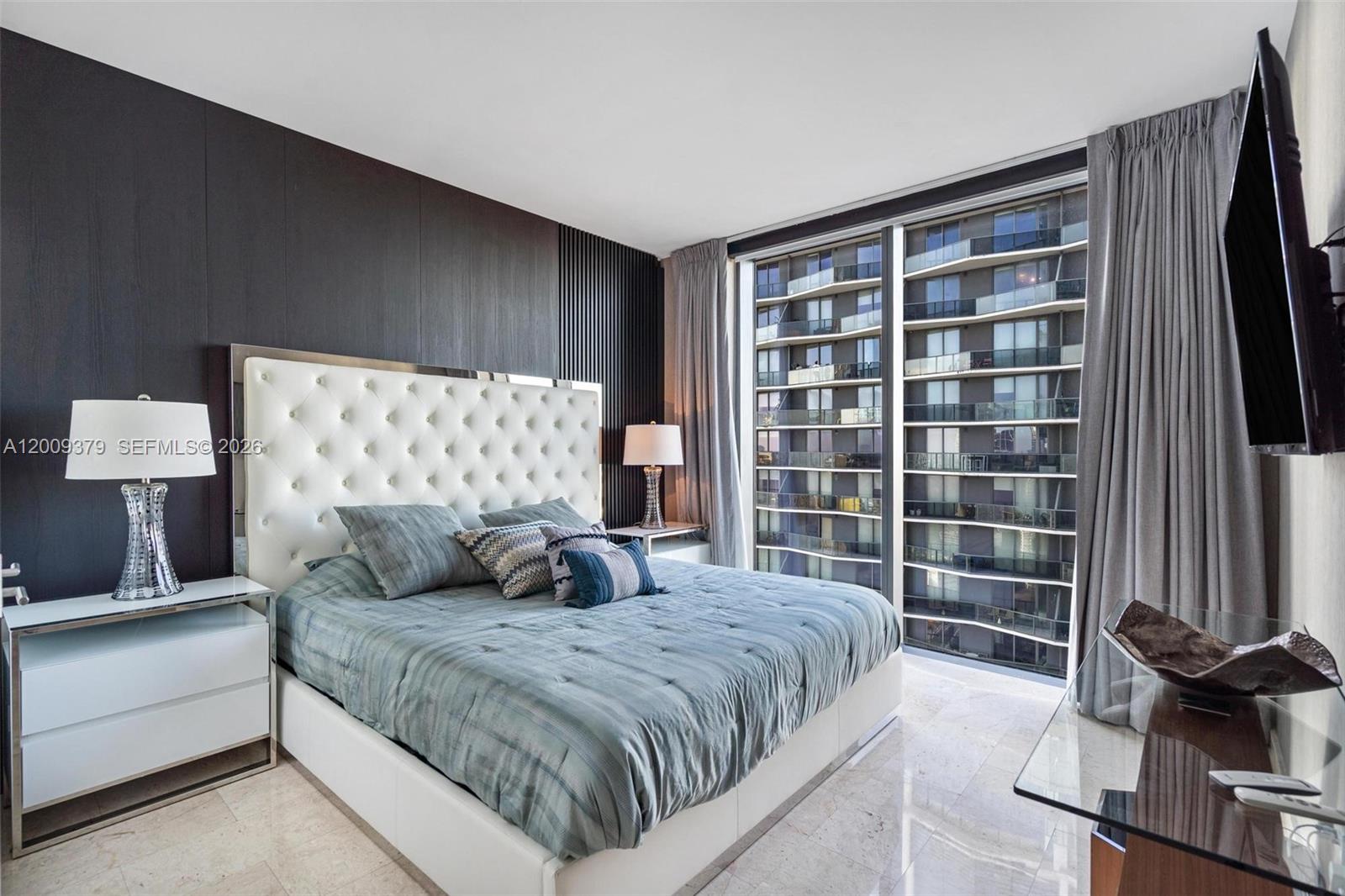 88 SW 7th St #3801, Miami FL 33130