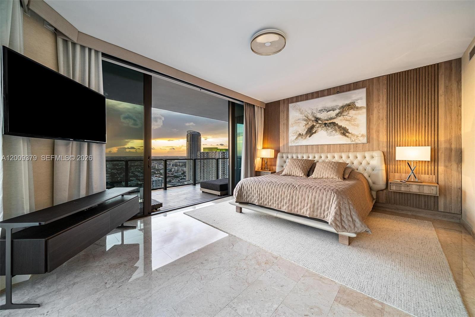 88 SW 7th St #3801, Miami FL 33130