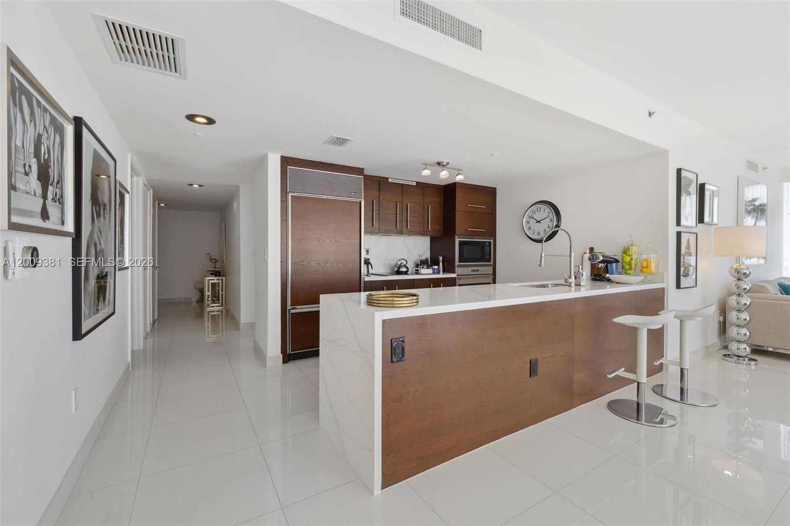 465 Brickell Ave #701, Miami FL 33131