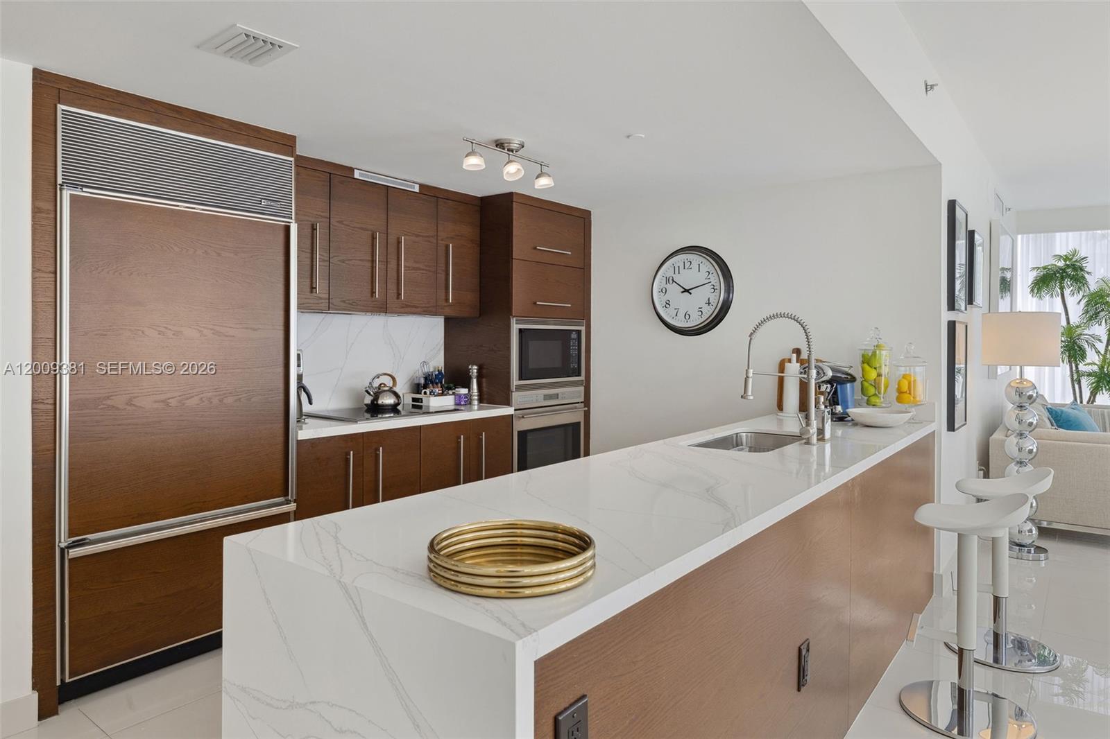 465 Brickell Ave #701, Miami FL 33131