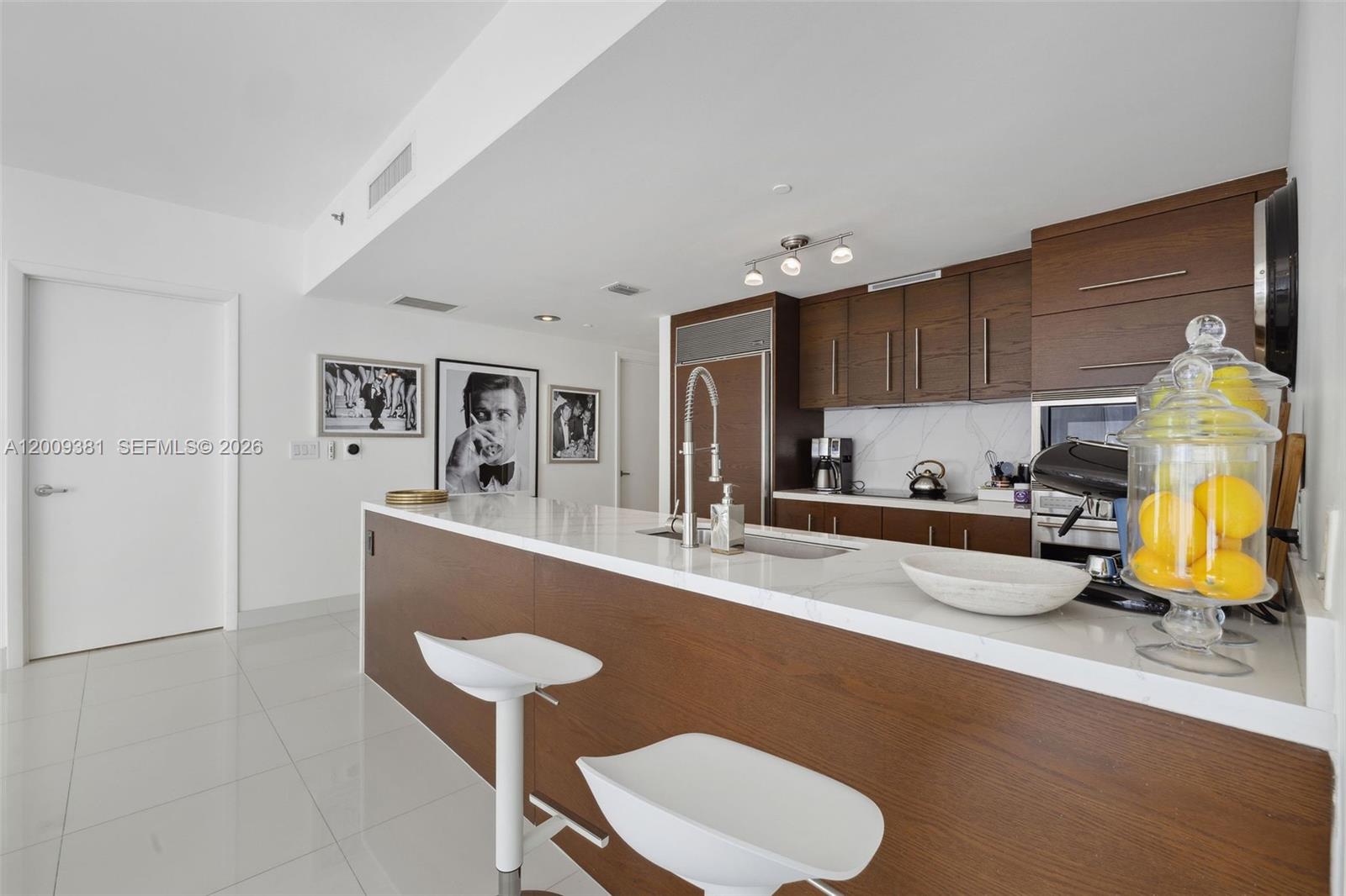 465 Brickell Ave #701, Miami FL 33131