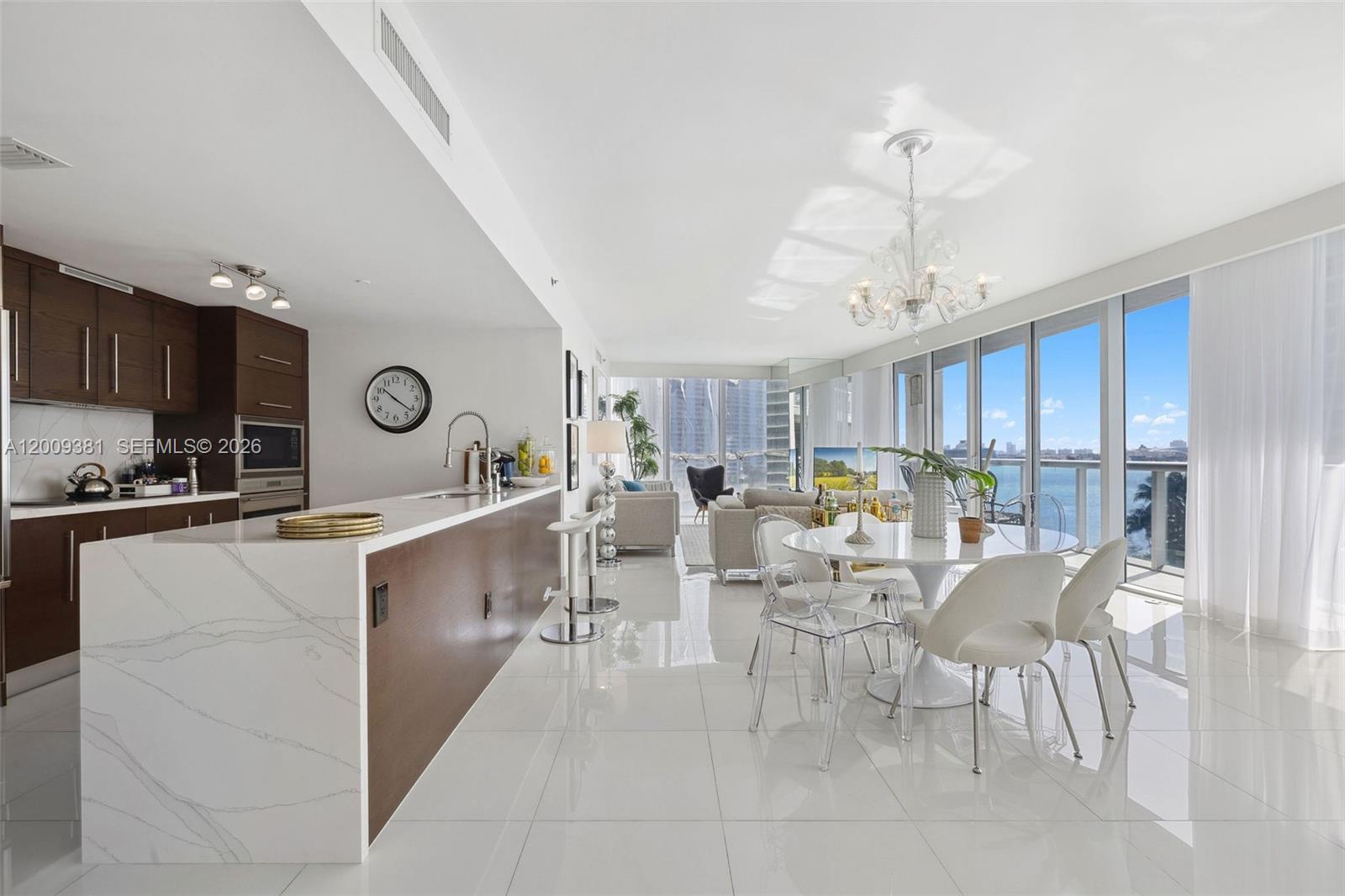 465 Brickell Ave #701, Miami FL 33131