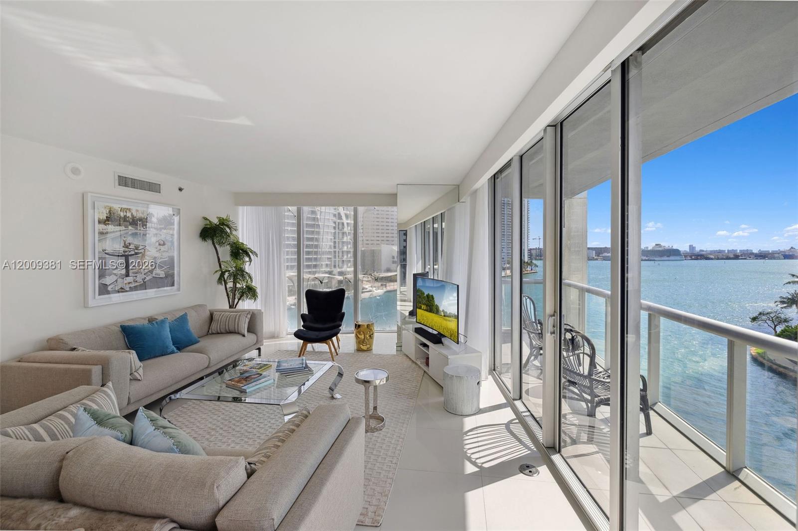 465 Brickell Ave #701, Miami FL 33131