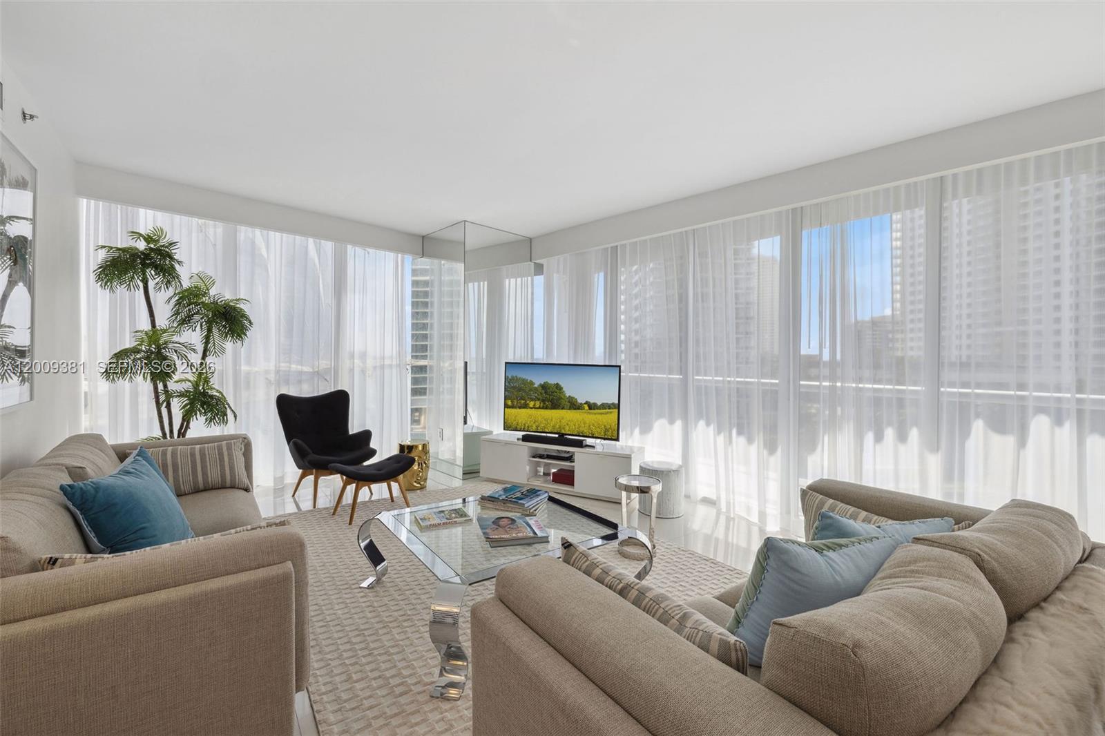 465 Brickell Ave #701, Miami FL 33131