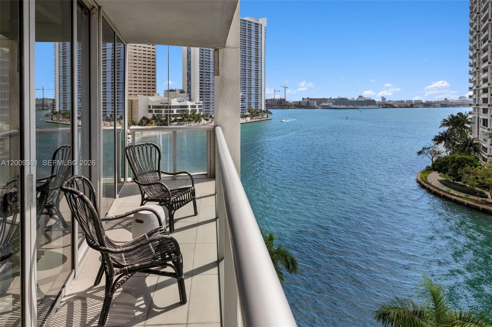 465 Brickell Ave #701, Miami FL 33131