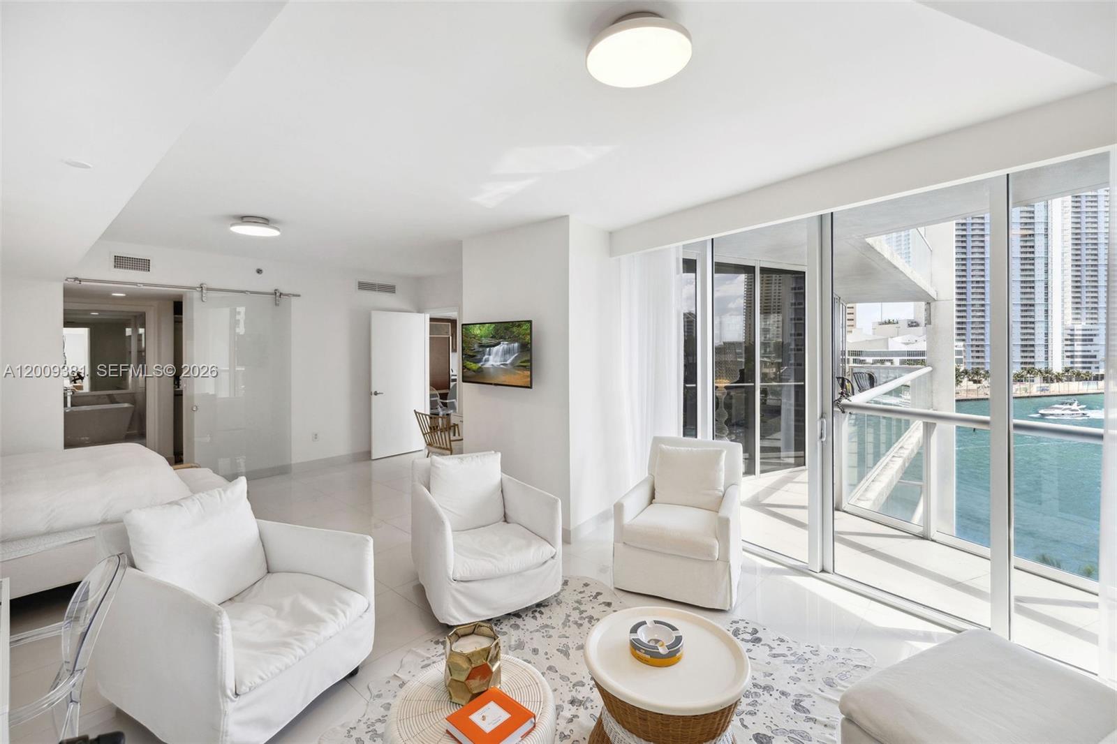 465 Brickell Ave #701, Miami FL 33131
