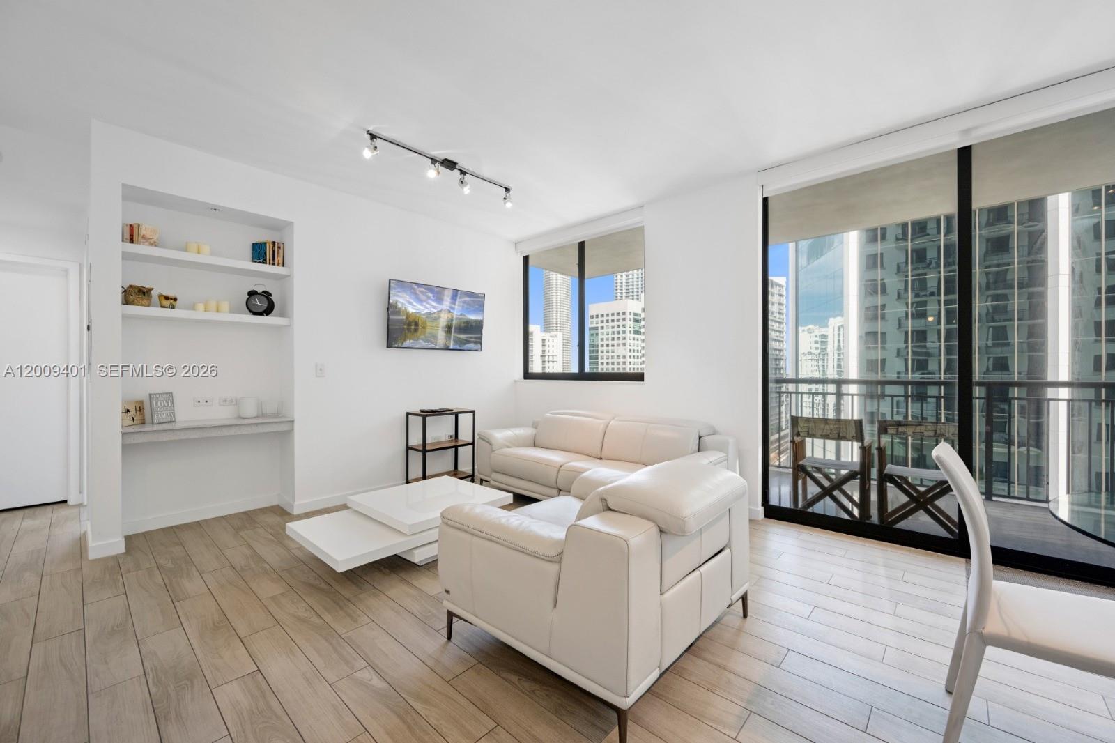 999 SW 1st Ave #1514, Miami FL 33130