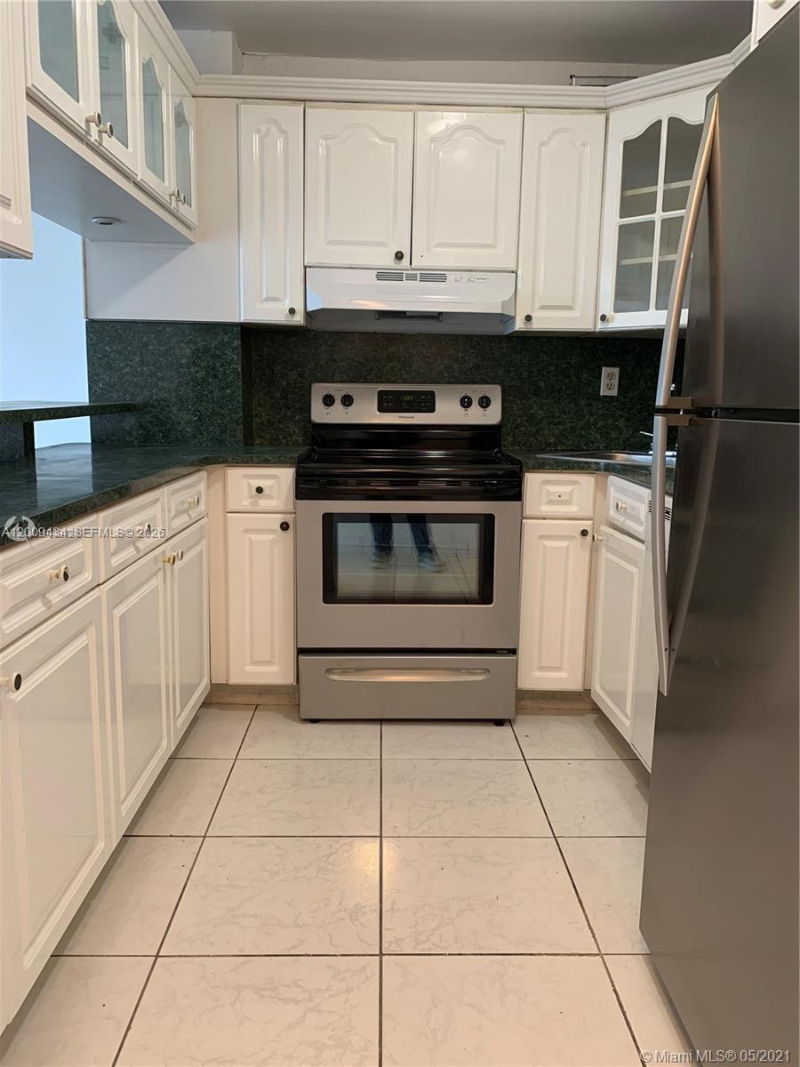 1325 W 68th St #514, Hialeah FL 33014