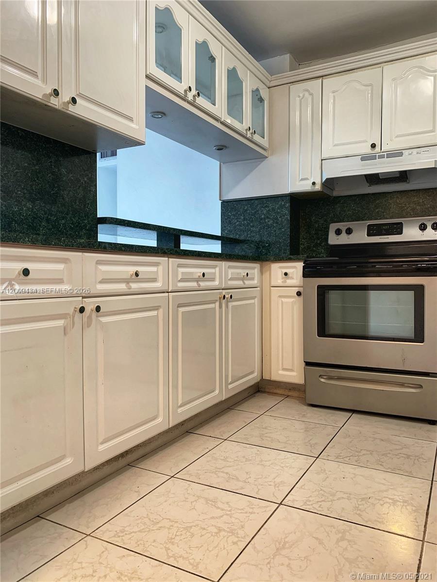 1325 W 68th St #514, Hialeah FL 33014