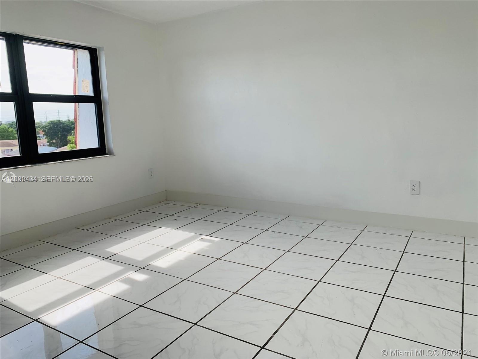 1325 W 68th St #514, Hialeah FL 33014