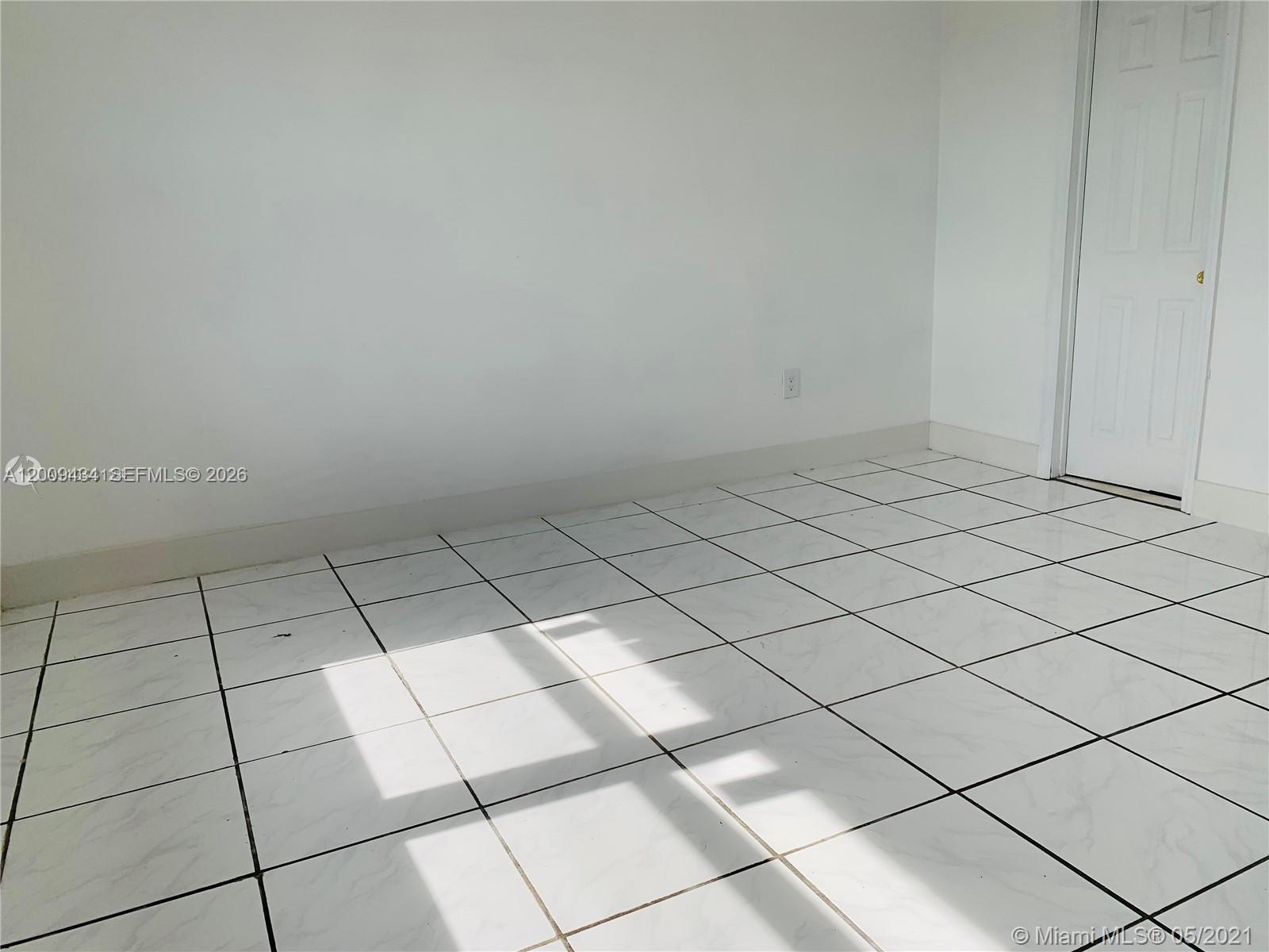 1325 W 68th St #514, Hialeah FL 33014