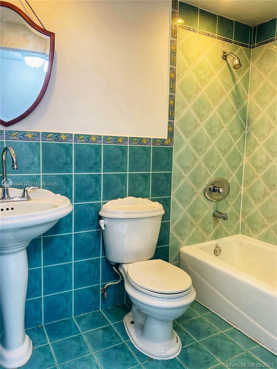 1325 W 68th St #514, Hialeah FL 33014