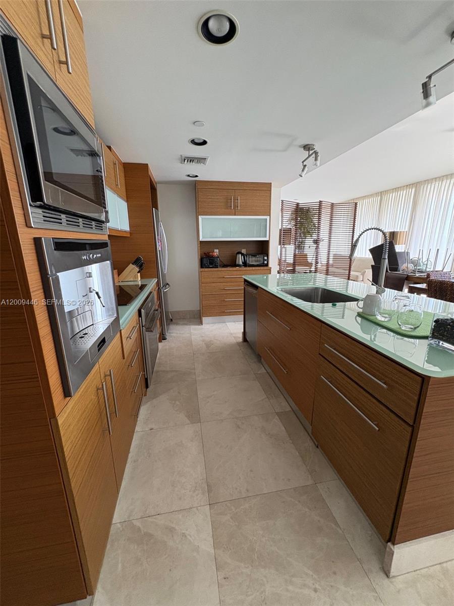 5875 Collins Ave #708, Miami Beach FL 33140