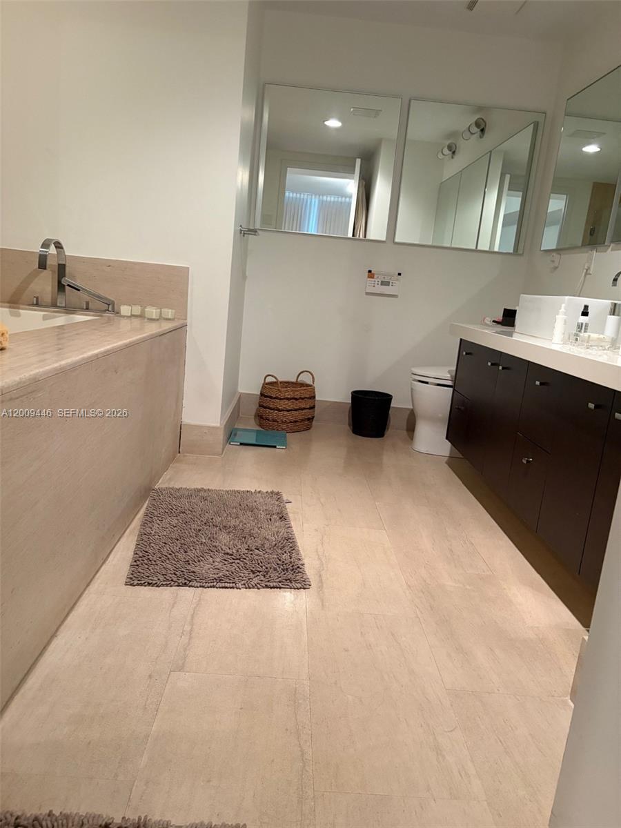 5875 Collins Ave #708, Miami Beach FL 33140