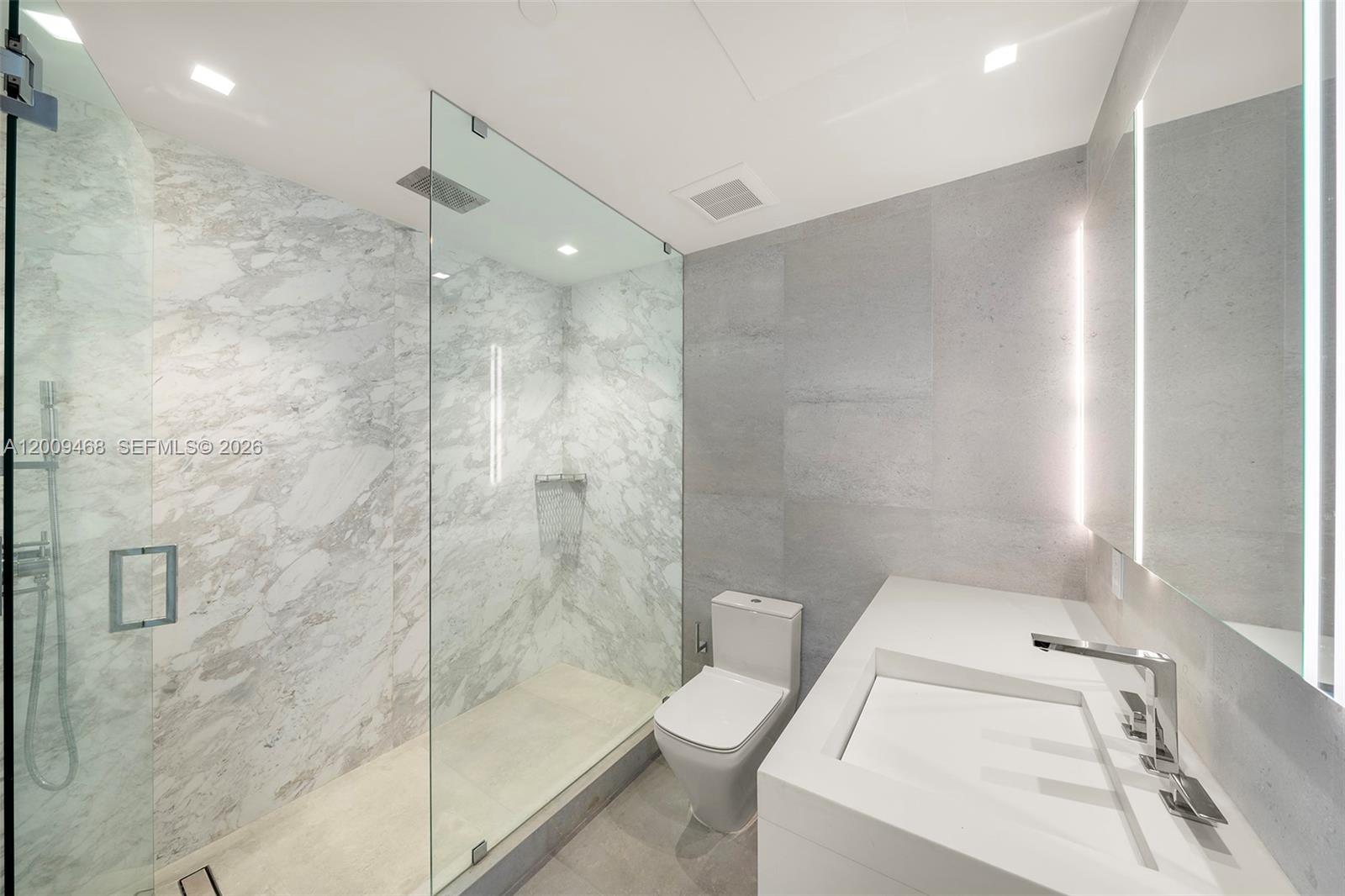 100 S Pointe Dr #1206, Miami Beach FL 33139