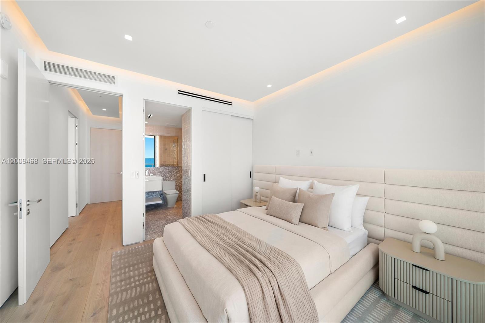 100 S Pointe Dr #1206, Miami Beach FL 33139