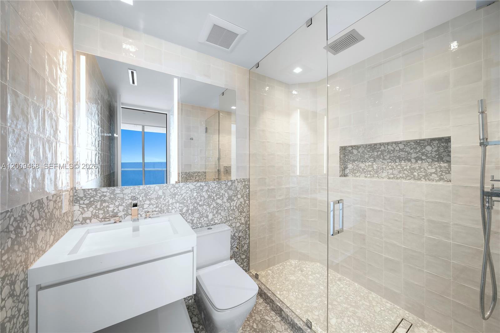 100 S Pointe Dr #1206, Miami Beach FL 33139