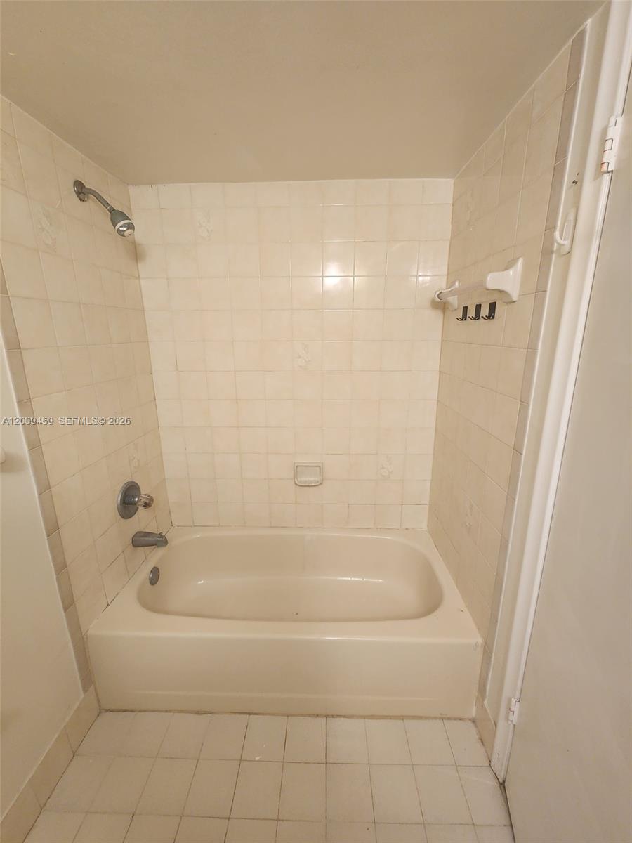 11810 SW 80th St #216, Miami FL 33183