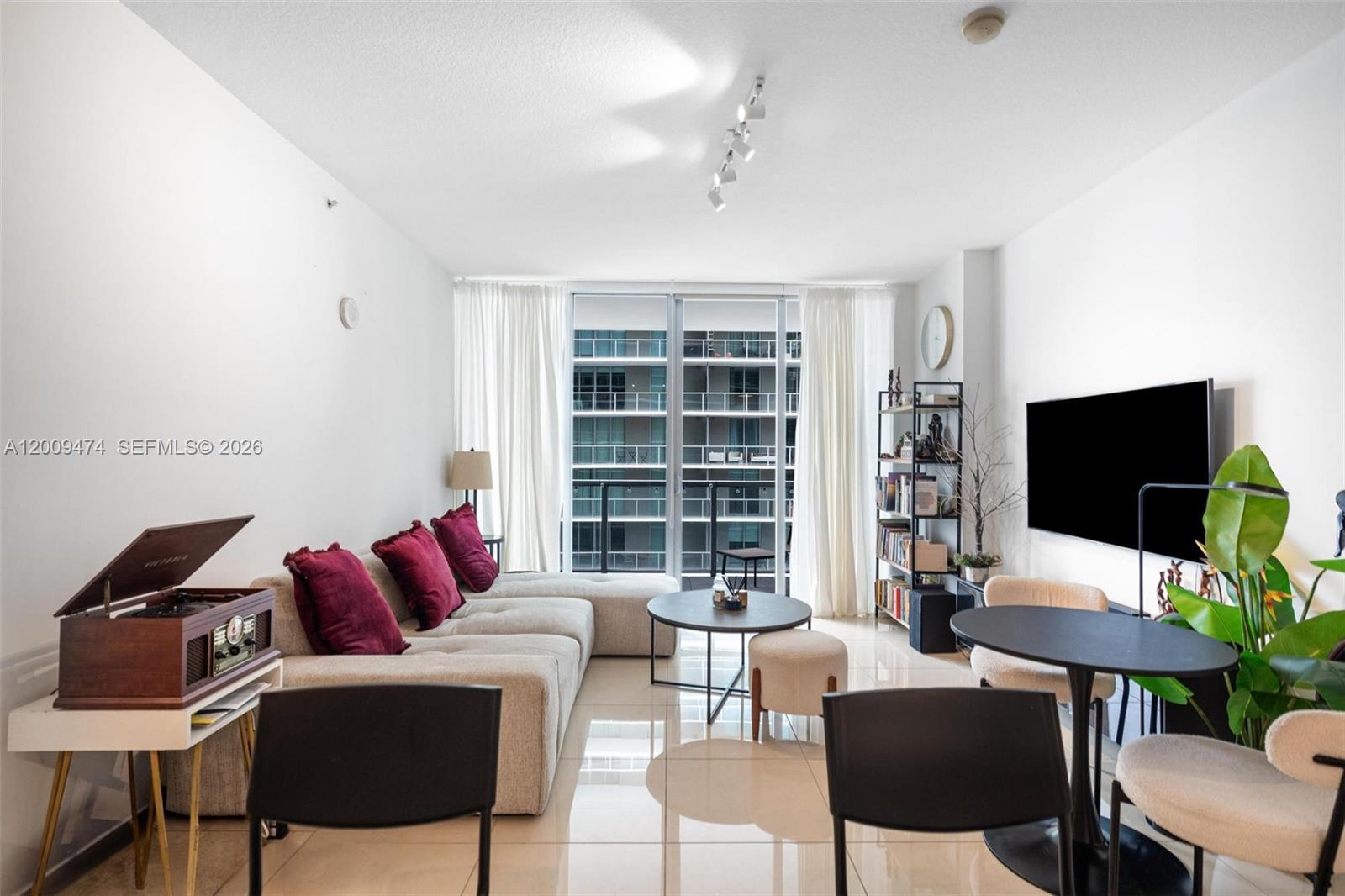 79 SW 12th St #2908-S, Miami FL 33130